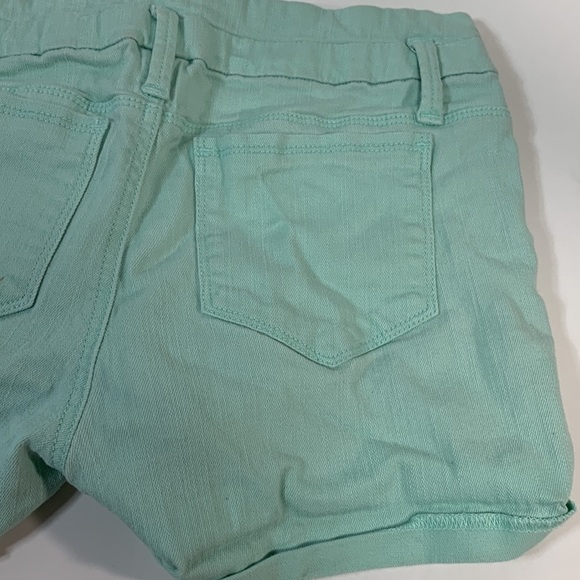 Candie's Green Shorts - Picture 4 of 4
